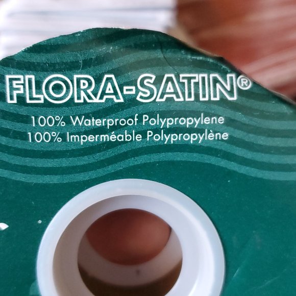 Flora-Satin Valentine Hearts Polypropylene Ribbon 31 Yards x 1 7/16" - Picture 5 of 5